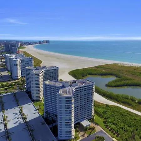 Beachfront Pool View Condo Steps Away From The White Sandy Beaches